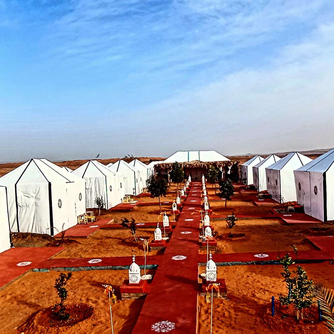 campamento en las dunas de Merzouga durante una excursión al Sahara