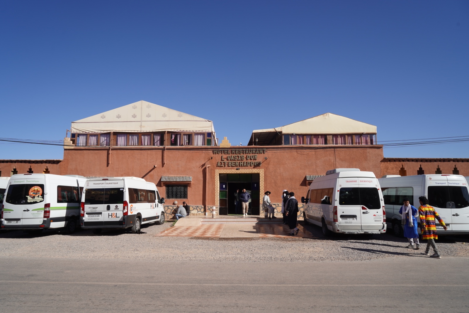grupo de viajeros en excursión a Merzouga desde Marrakech